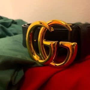 Authentic Gucci belt ( shiny gold )